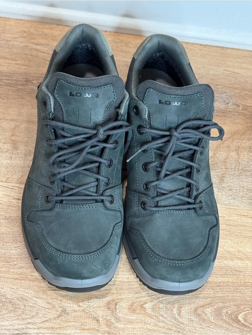 Lowa Locarno GTX Lo Hiking Shoe - Anthracite Size 9.5